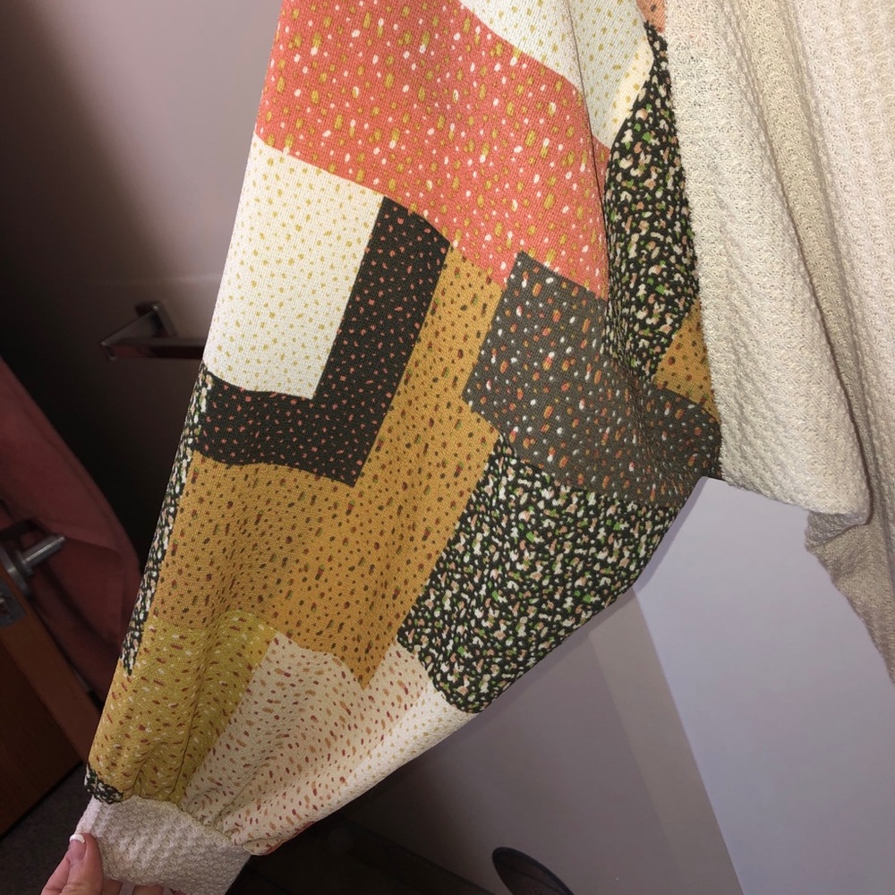 Off-Shoulder Patchwork Balloon Sleeve - image 4